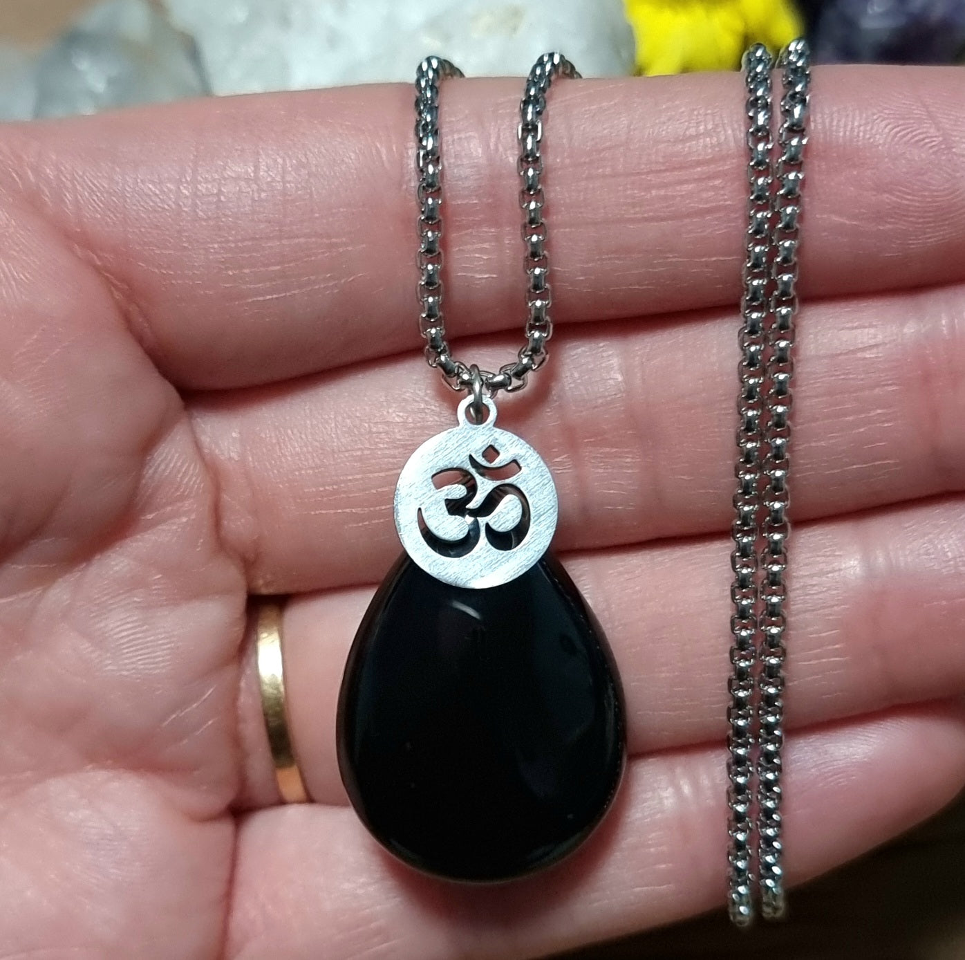 Collar Acero Quirúrgico Mantra Om Piedra Ónix