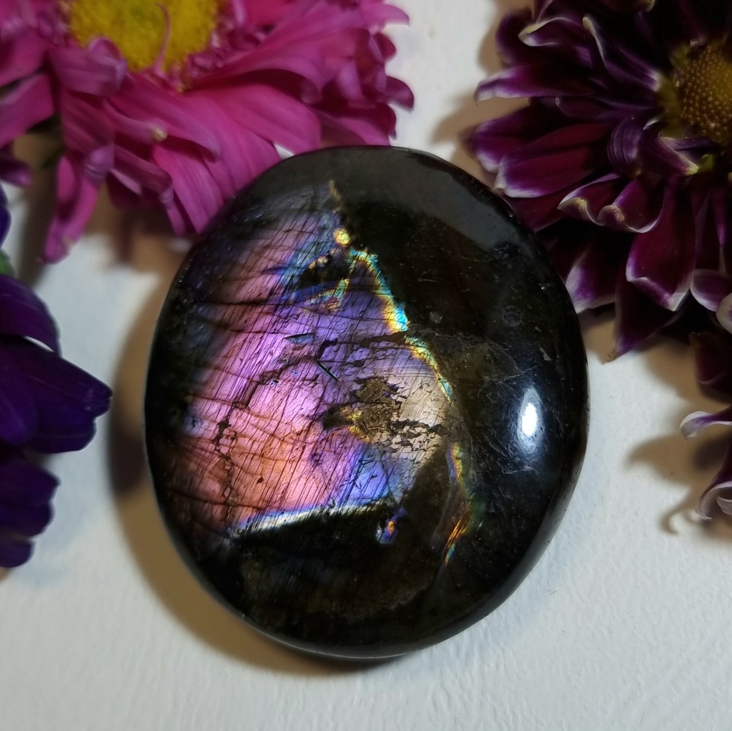 Piedra Labradorita Multiflash Rolada Ovalada #3