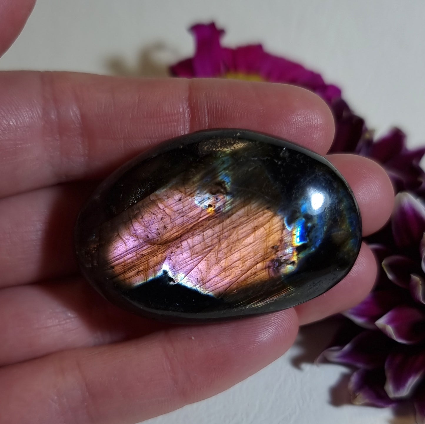 Piedra Labradorita Multiflash Rolada Ovalada #5