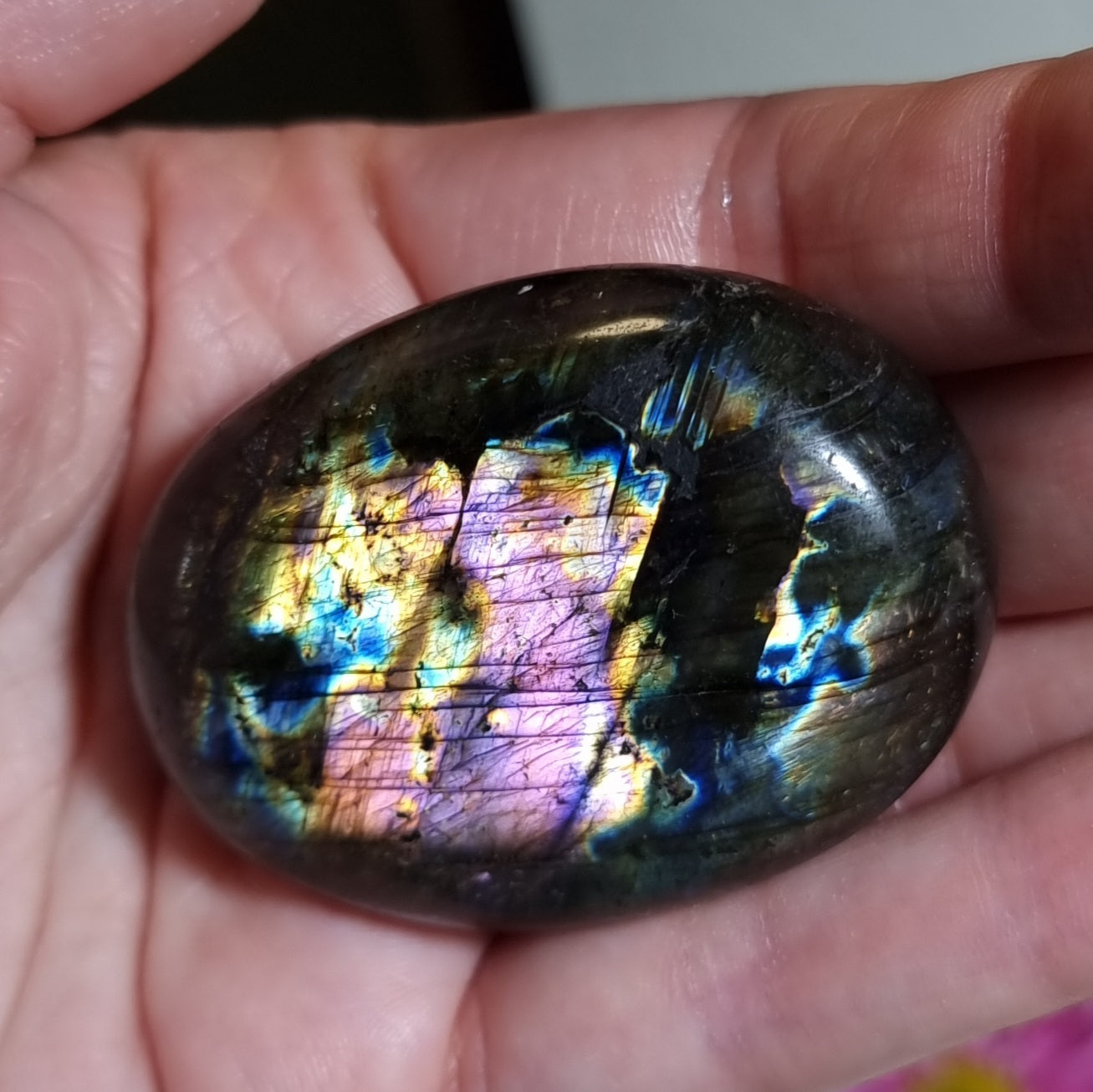 Piedra Labradorita Multiflash Rolada Ovalada #6