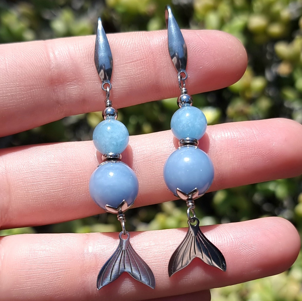 Aros Cola de Ballena Acero Quirúrgico Piedra Aguamarina y Angelita